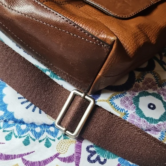 Fossil Brown Leather Messenger Bag - Picture 13 of 16